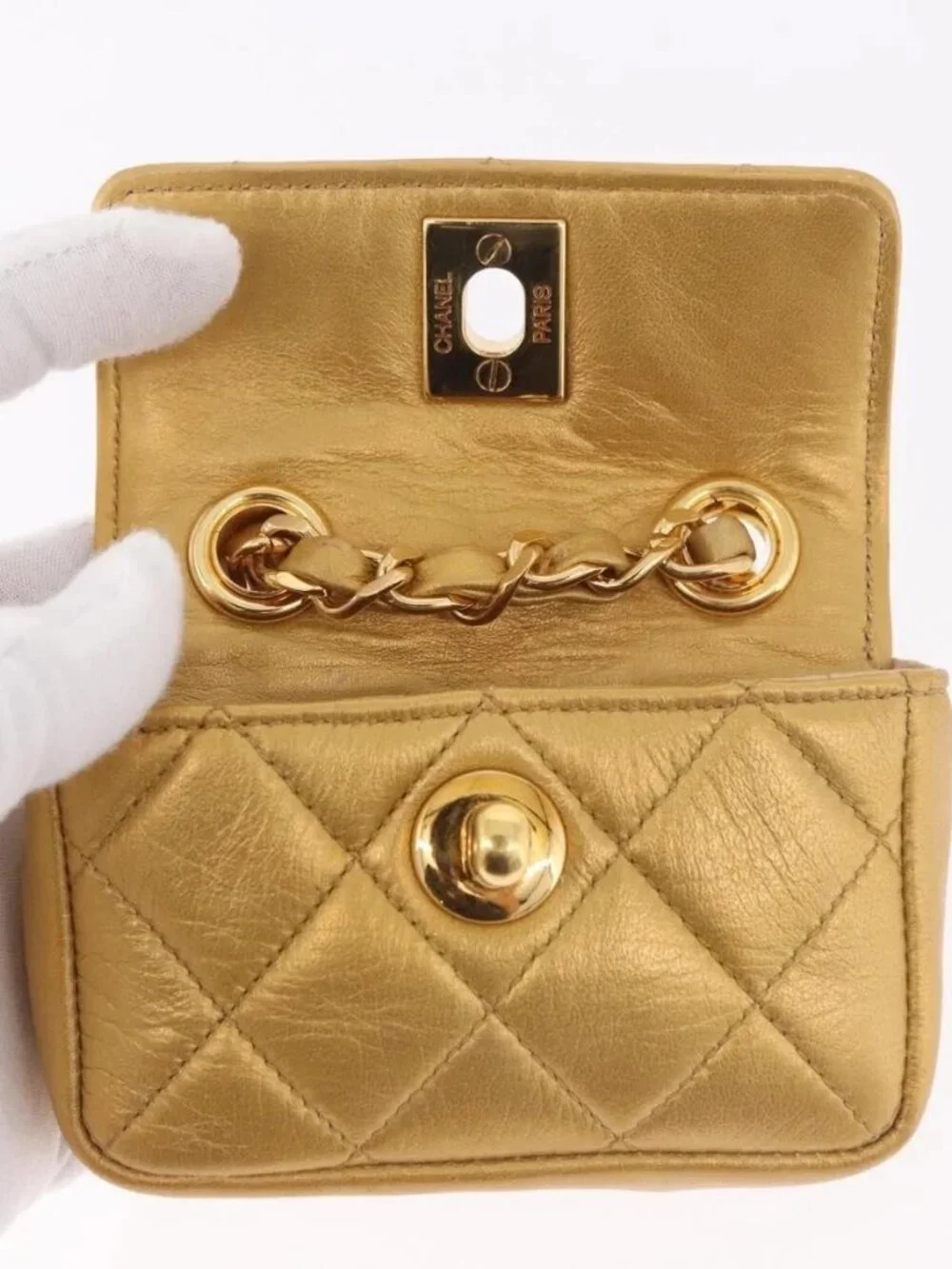 CHANEL Matelasse Chain Pouch Lamb Skin Gold CC Auth bs35703V